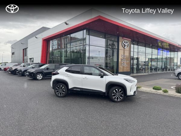 Toyota Yaris Hatchback, Petrol Hybrid, 2023, White