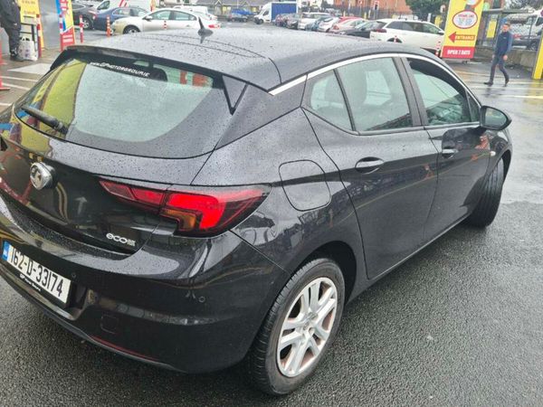 Vauxhall Astra Hatchback, Diesel, 2016, Black