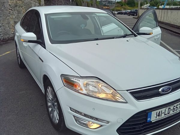 Ford Mondeo Hatchback, Diesel, 2014, White