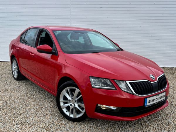Skoda Octavia Hatchback, Diesel, 2020, Red