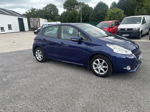 Peugeot 208 Hatchback, Diesel, 2013, Blue