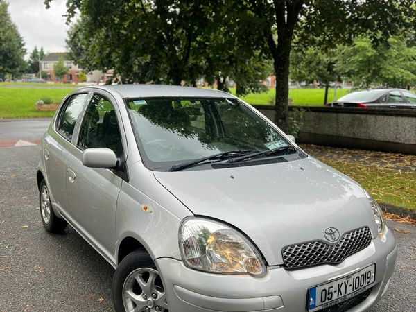 Toyota Yaris Hatchback, Petrol, 2005, Silver