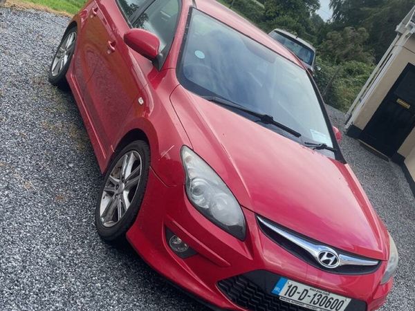 Hyundai i30 Hatchback, Diesel, 2010, Red