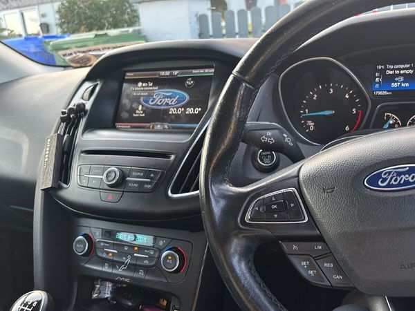 Ford Focus Hatchback, Diesel, 2015, Brown