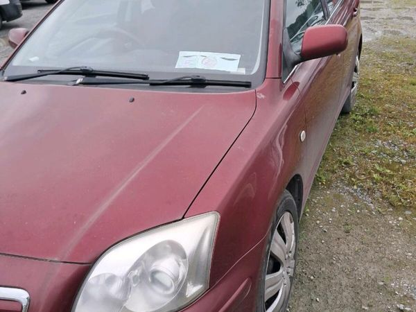 Toyota Avensis Saloon, Petrol, 2006, Red