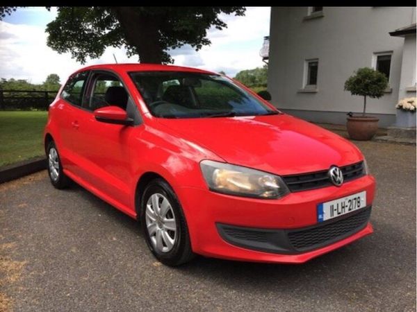 Volkswagen Polo Hatchback, Petrol, 2011, Red