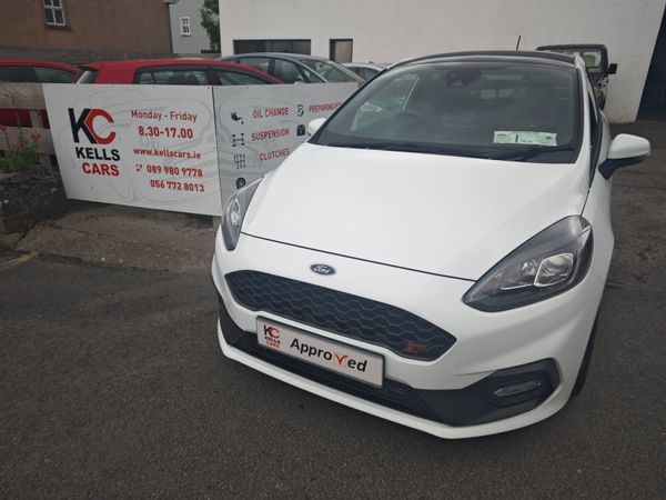 Ford Fiesta Hatchback, Petrol, 2019, White