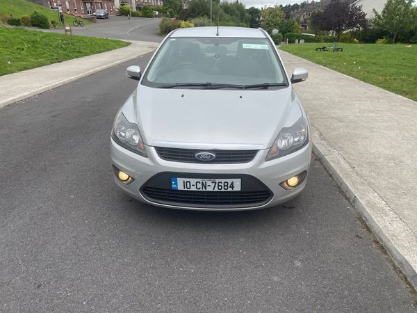 Ford Focus Hatchback, Petrol, 2010, Silver