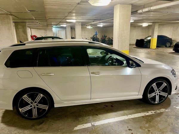 Volkswagen Golf Estate, Petrol, 2015, White