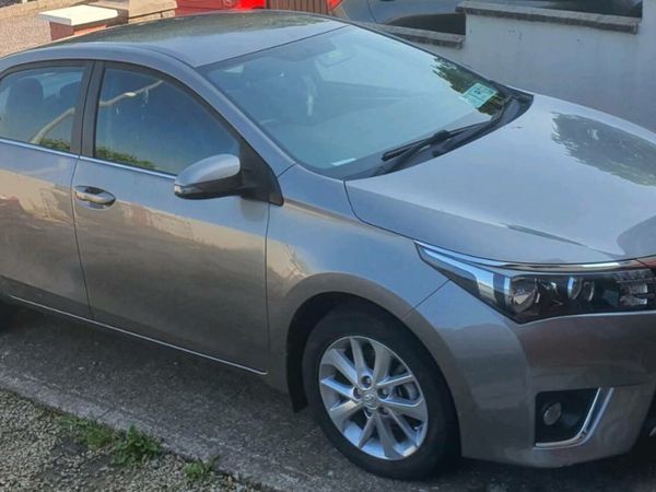 Toyota Corolla Saloon, Diesel, 2015, Bronze