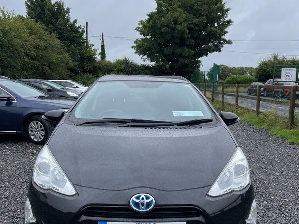 Toyota Aqua Hatchback, Petrol Hybrid, 2015, Black