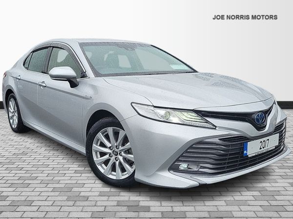 Toyota Camry Saloon, Petrol Hybrid, 2017, Silver