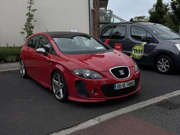 SEAT Leon Hatchback, Diesel, 2008, Red