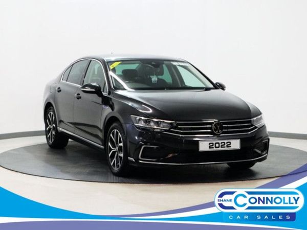 Volkswagen Passat Saloon, Petrol Hybrid, 2022, Grey