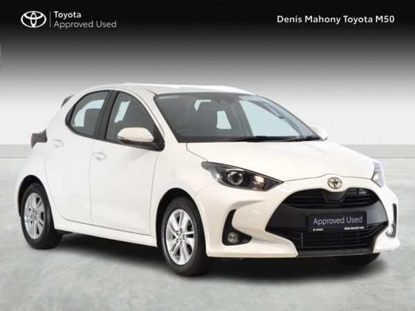 Toyota Yaris Hatchback, Petrol, 2024, White