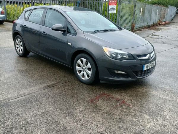 Vauxhall Astra Hatchback, Petrol, 2014, Grey