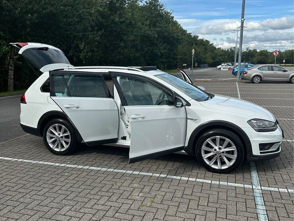 Volkswagen Golf Estate, Petrol, 2016, White