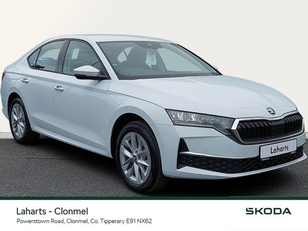 Skoda Octavia Saloon, Diesel, 2025, White