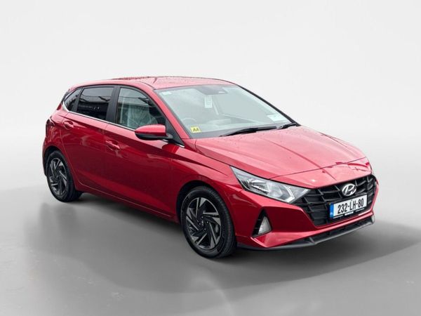 Hyundai i20 Hatchback, Petrol, 2023, Red