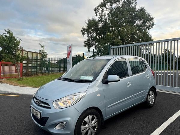 Hyundai i10 Hatchback, Petrol, 2011, Silver