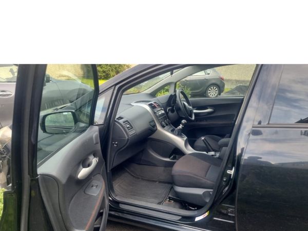 Toyota Auris Hatchback, Diesel, 2011, Black