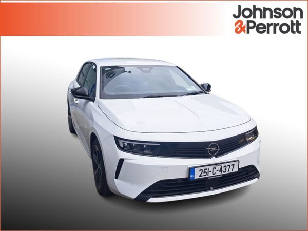 Opel Astra Hatchback, Petrol, 2025, White
