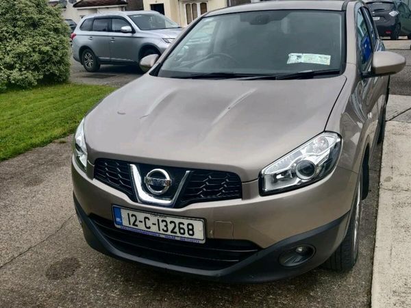 Nissan Qashqai Hatchback, Diesel, 2012, Beige