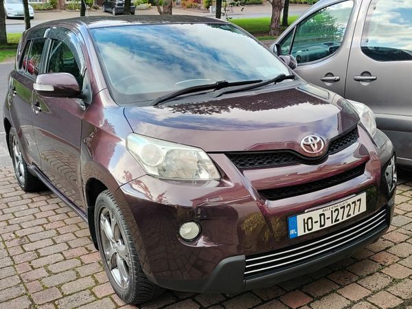Toyota Urban Cruiser SUV, Petrol, 2010, Purple