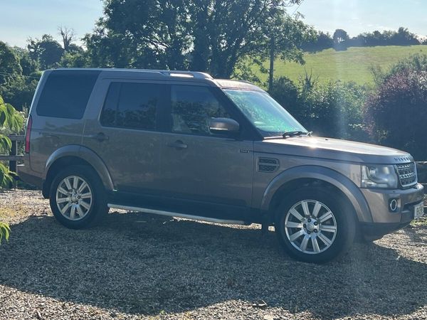 Land Rover Discovery SUV, Diesel, 2015, Gold