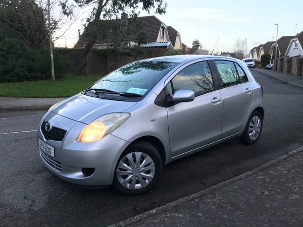 Toyota Yaris Hatchback, Petrol, 2007, Silver