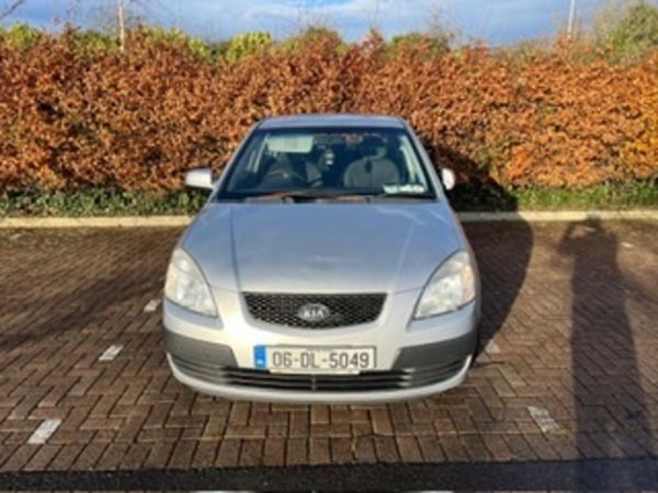 Kia Rio Saloon, Petrol, 2006, Silver