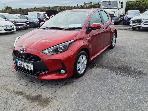 Toyota Yaris Hatchback, Petrol Hybrid, 2021, Red