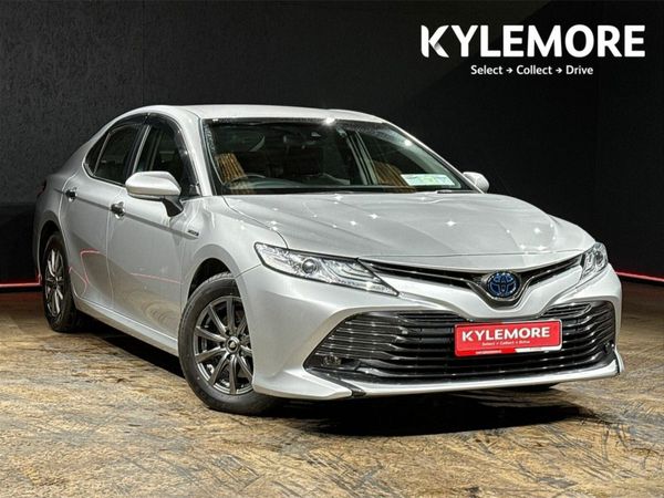 Toyota Camry Saloon, Petrol Hybrid, 2019, Silver