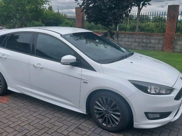 Ford Focus Hatchback, Diesel, 2017, White