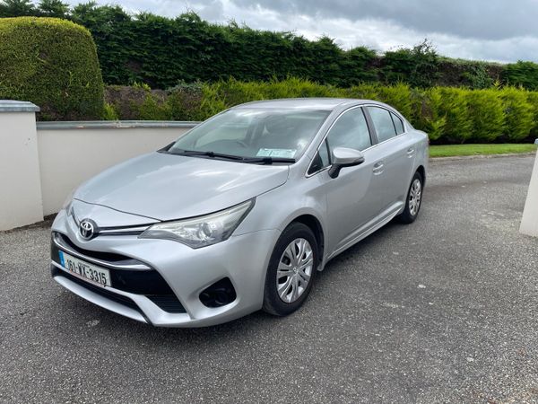Toyota Avensis Saloon, Diesel, 2016, Silver