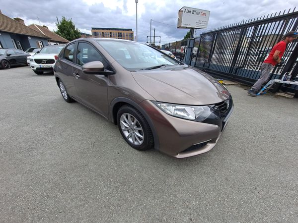 Honda Civic Hatchback, Petrol, 2014, Beige