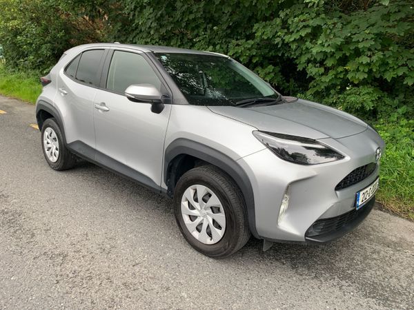 Toyota Yaris Cross Hatchback, Petrol, 2021, Silver