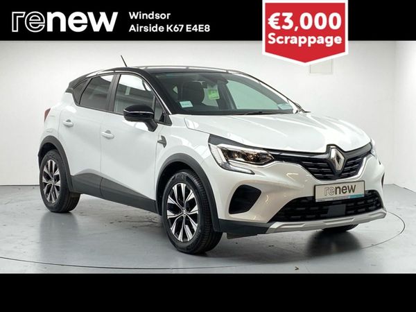 Renault Captur Hatchback, Petrol, 2023, White