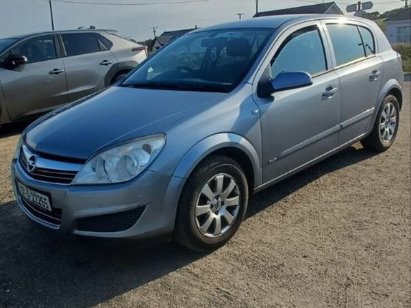Opel Astra Hatchback, Petrol, 2007, Silver