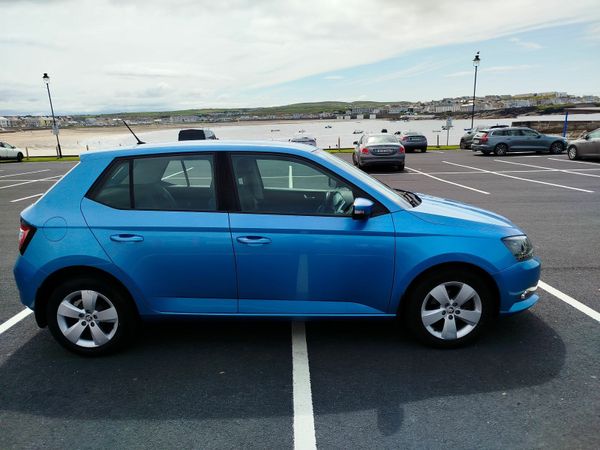 Skoda Fabia Hatchback, Petrol, 2018, Blue