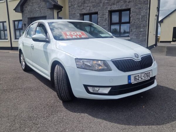 Skoda Octavia Saloon, Diesel, 2016, White