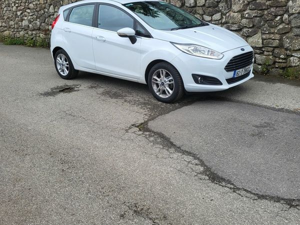 Ford Fiesta Hatchback, Petrol, 2016, White