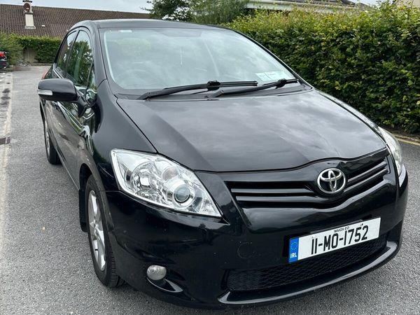 Toyota Auris Hatchback, Diesel, 2011, Black