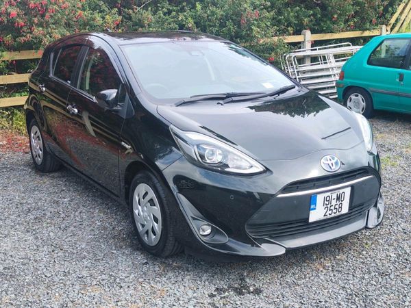 Toyota Aqua Hatchback, Petrol Hybrid, 2018, Black