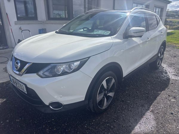 Nissan Qashqai Hatchback, Diesel, 2016, White