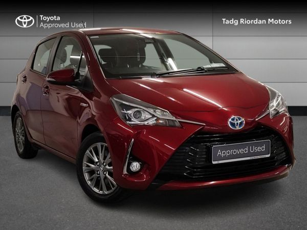 Toyota Yaris Hatchback, Petrol Hybrid, 2018, Red