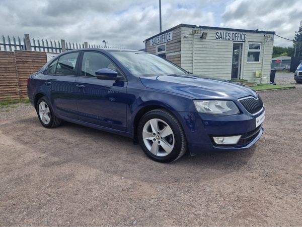 Skoda Octavia Hatchback, Diesel, 2013, Blue