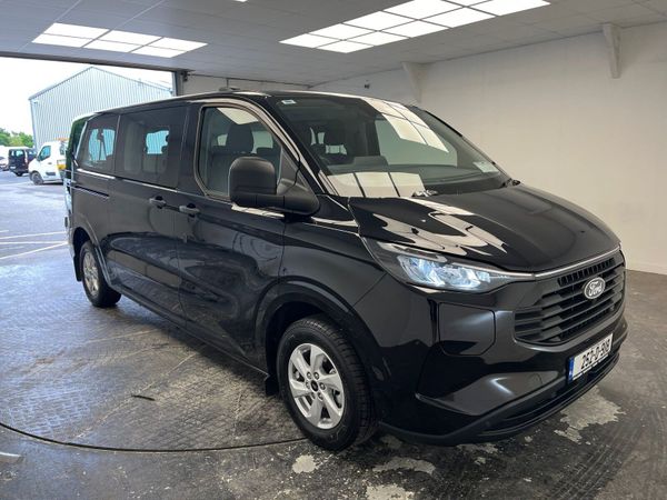 Ford Tourneo MPV, Petrol Plug-in Hybrid, 2025, Black