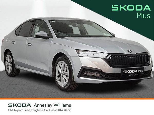Skoda Octavia Saloon, Petrol, 2024, Silver