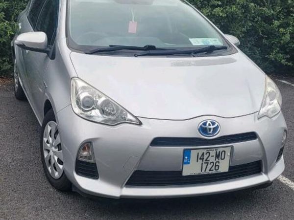 Toyota Aqua Hatchback, Petrol Hybrid, 2014, Silver